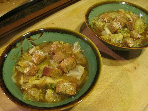 Read more about the article Cabbage and Caramelized Onion Soup