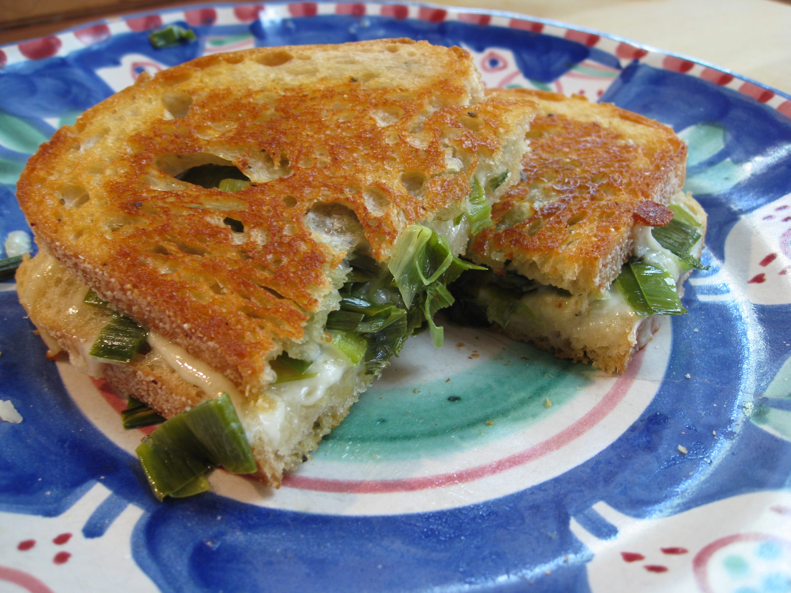 Read more about the article Recipe: Provolone & Leek Grilled Cheese Sandwich
