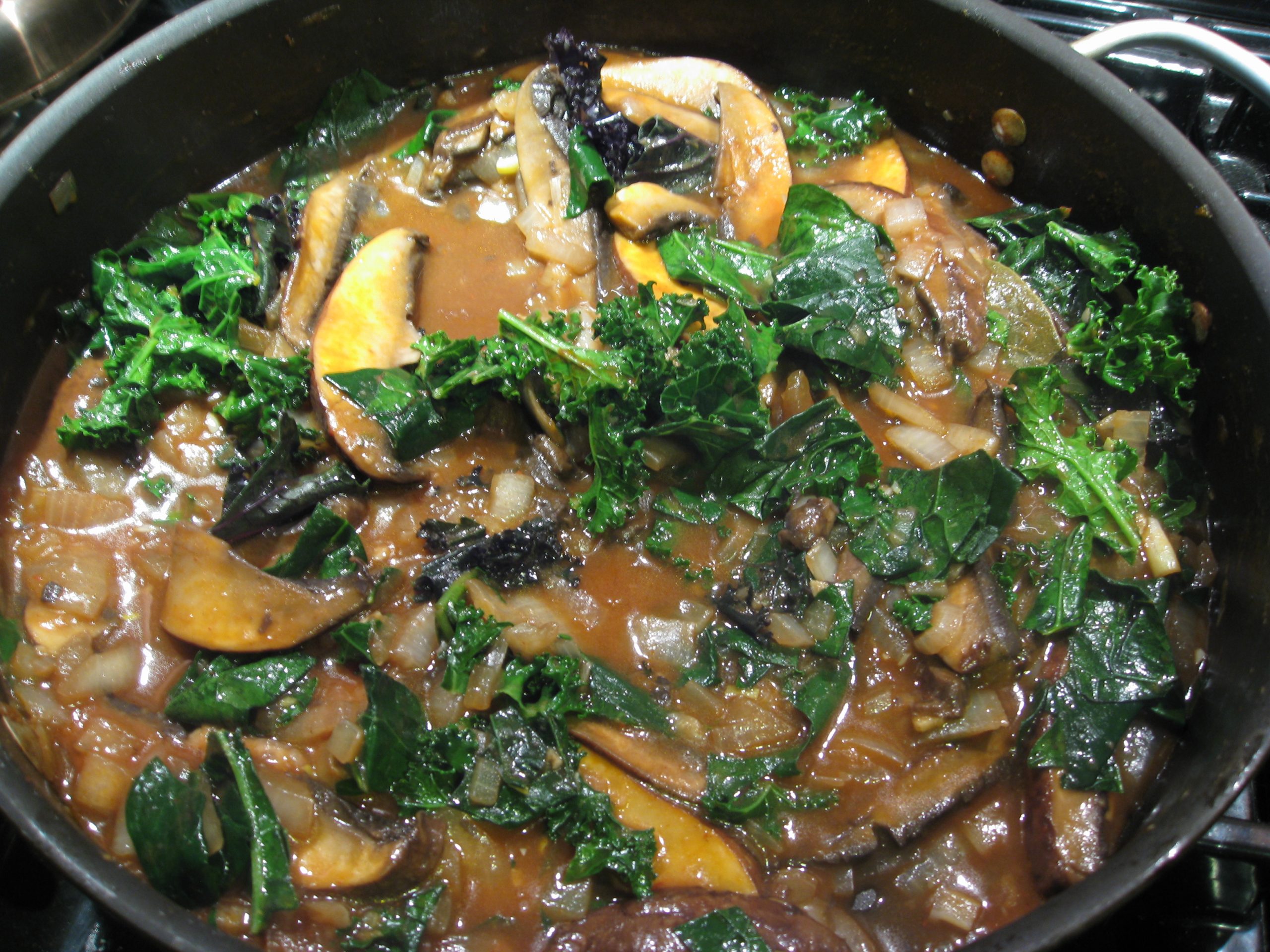 You are currently viewing Recipe: Portobello Mushroom and Kale Stroganoff