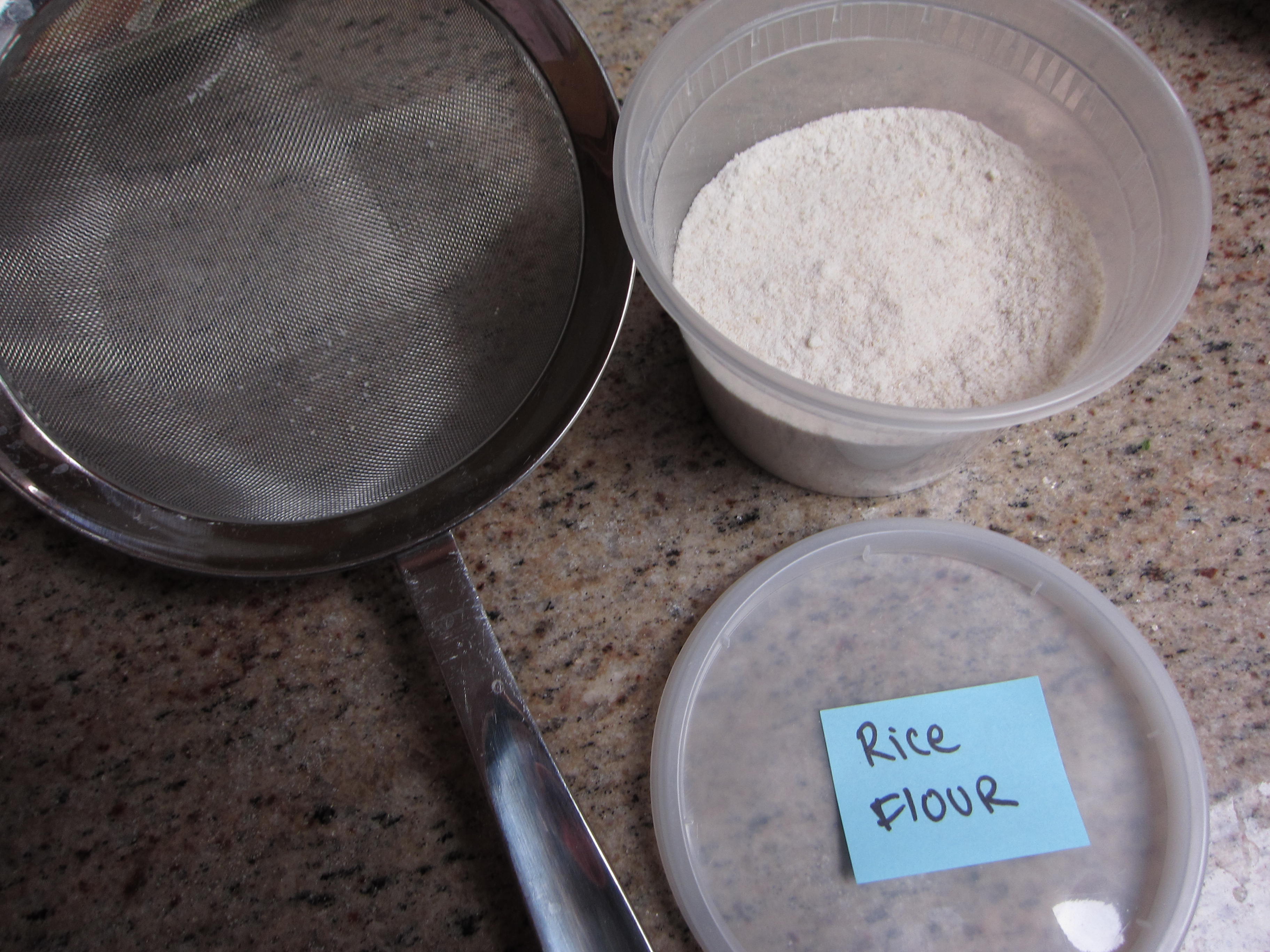The finished product is rice flour I can use to line bannetons with before baking. 