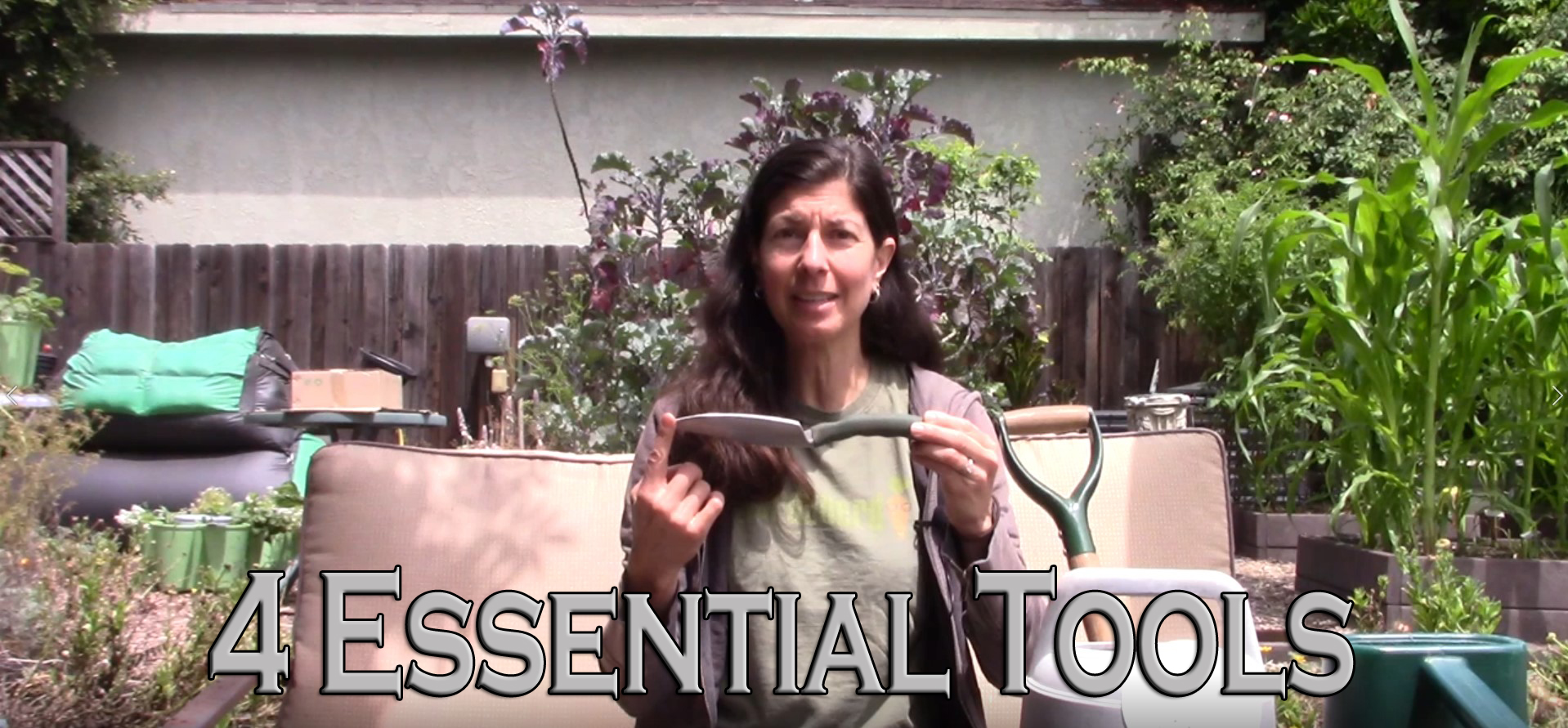 You are currently viewing YouTube: Essential Tools for Small-Space Gardening