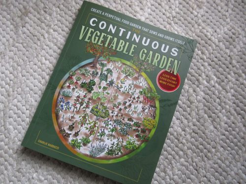 Read more about the article Review: The Continuous Vegetable Gardener